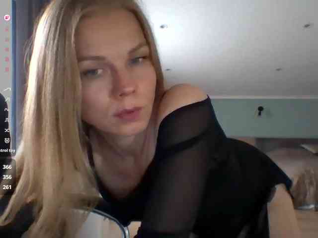 BlondaTina webcam