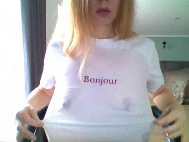 BlondaTina webcam