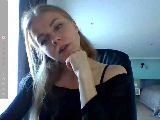BlondaTina webcam