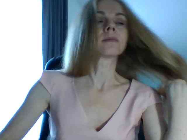 BlondaTina webcam