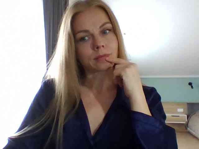 BlondaTina webcam