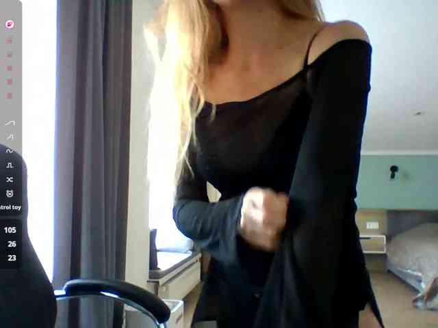 BlondaTina webcam