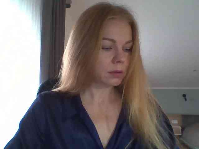 BlondaTina webcam