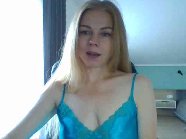 BlondaTina webcam