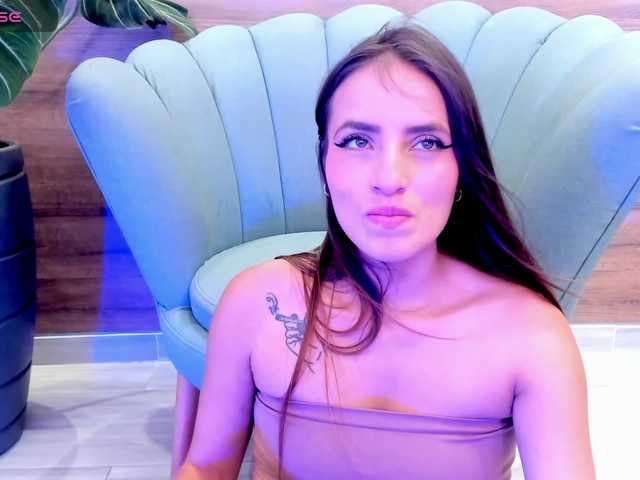 Reyasimos live cam on BongaCams