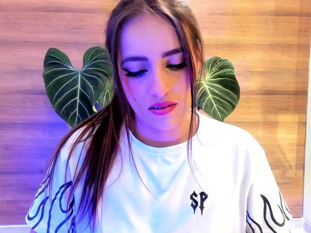 Reyasimos live webcam show
