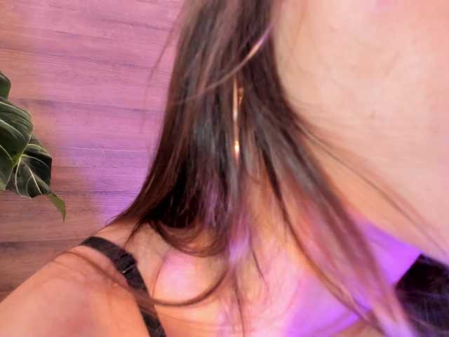 Reyasimos live cam on BongaCams