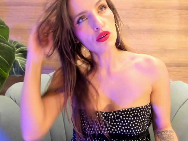 Reyasimos live cam on BongaCams