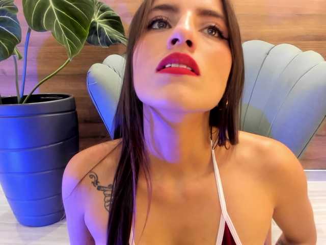 Reyasimos live cam on BongaCams