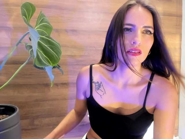 Reyasimos live cam on BongaCams