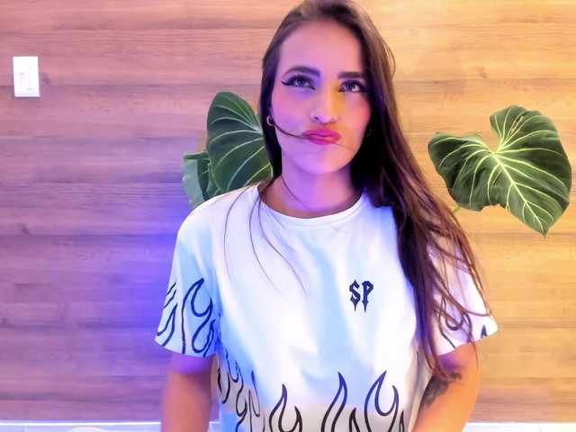 Reyasimos live webcam show