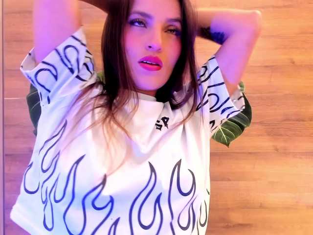 Reyasimos live cam on BongaCams