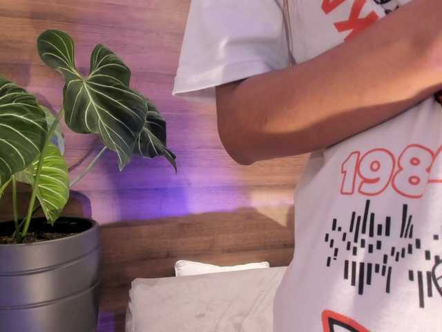 Reyasimos live cam on BongaCams