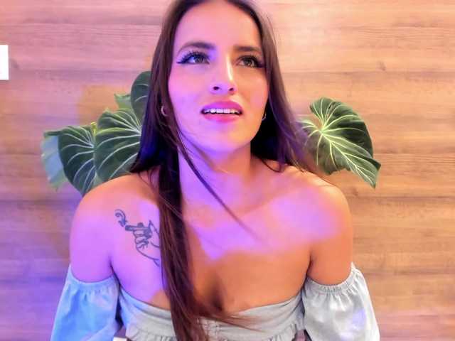 Reyasimos live webcam show