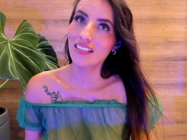 Reyasimos live cam on BongaCams