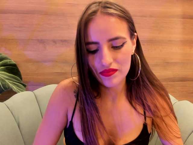 Reyasimos live cam on BongaCams