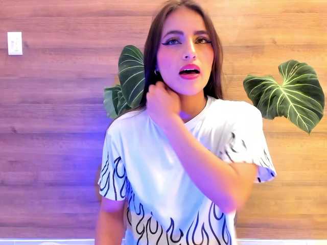 Reyasimos live webcam show