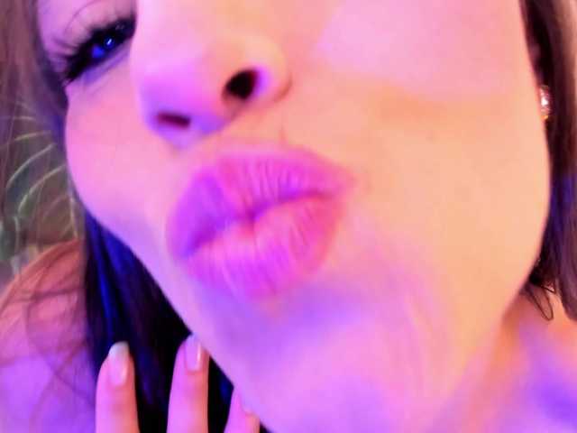Reyasimos live webcam show