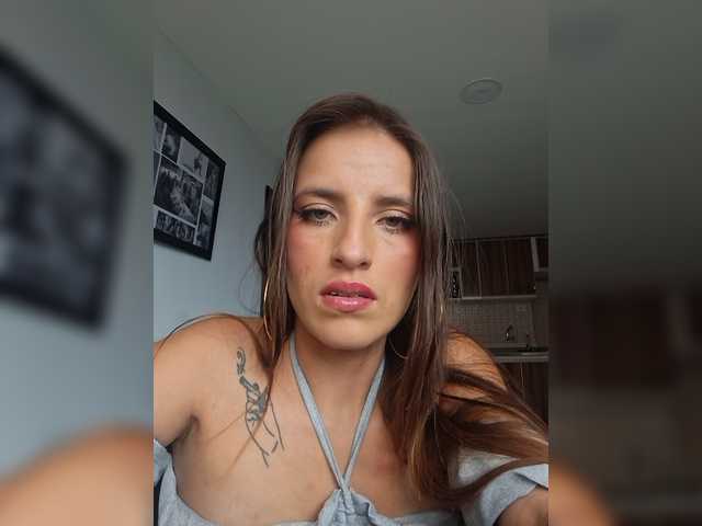 Reyasimos live cam on BongaCams