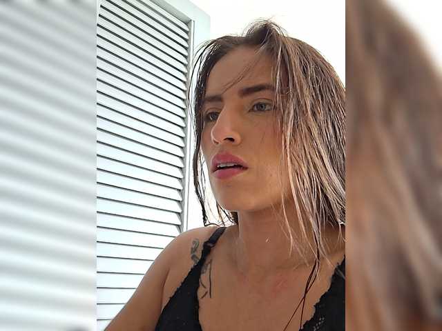 Reyasimos live cam on BongaCams