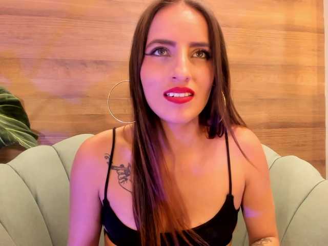 Reyasimos live cam on BongaCams