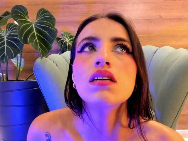 Reyasimos live cam on BongaCams