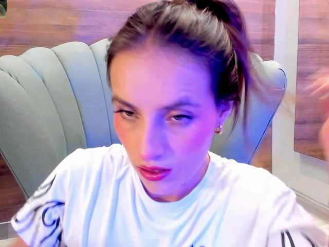 Reyasimos live cam on BongaCams