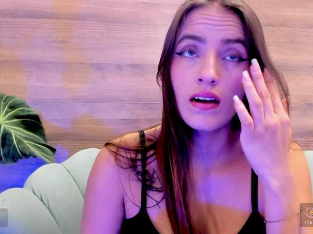 Reyasimos live cam on BongaCams