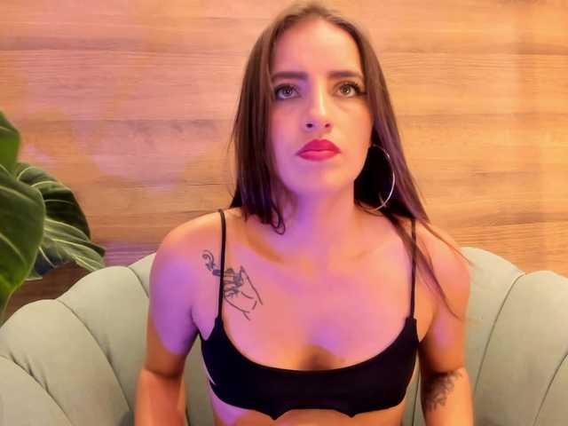 Reyasimos live cam on BongaCams