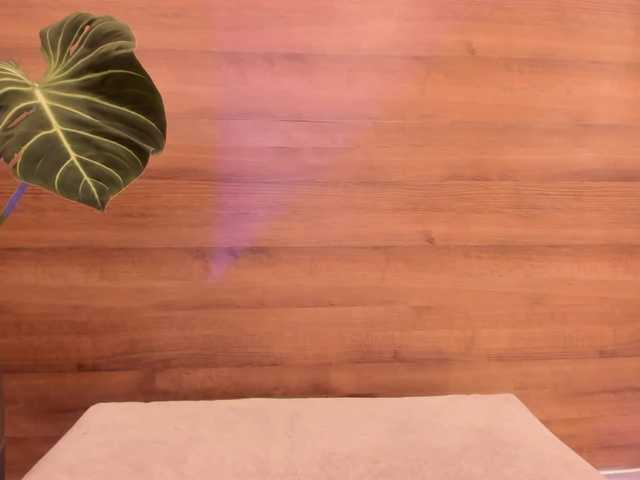 Reyasimos live cam on BongaCams