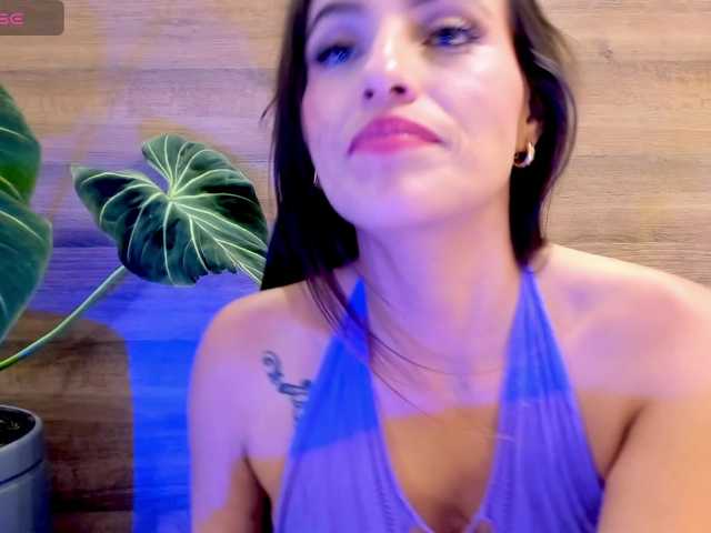 Reyasimos live cam on BongaCams