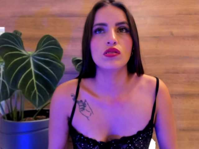 Reyasimos live webcam show