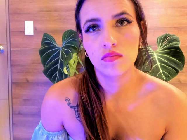 Reyasimos live webcam show