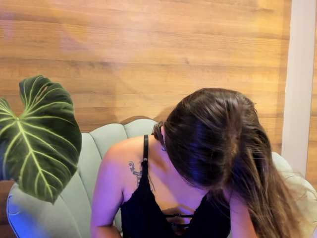 Reyasimos live cam on BongaCams