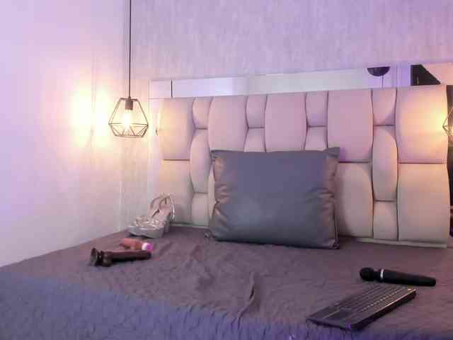 Samantha-Skyy Sex Cam Show