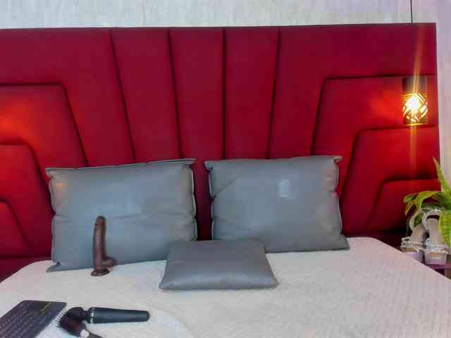 Samantha-Skyy Sex Cam Show