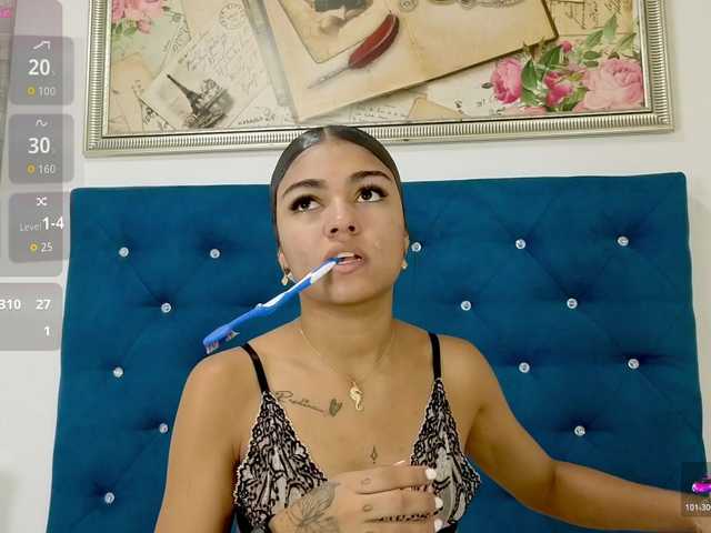 halaia1 live cam on BongaCams