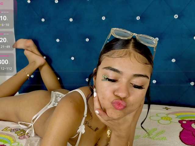 halaia1 live cam on BongaCams