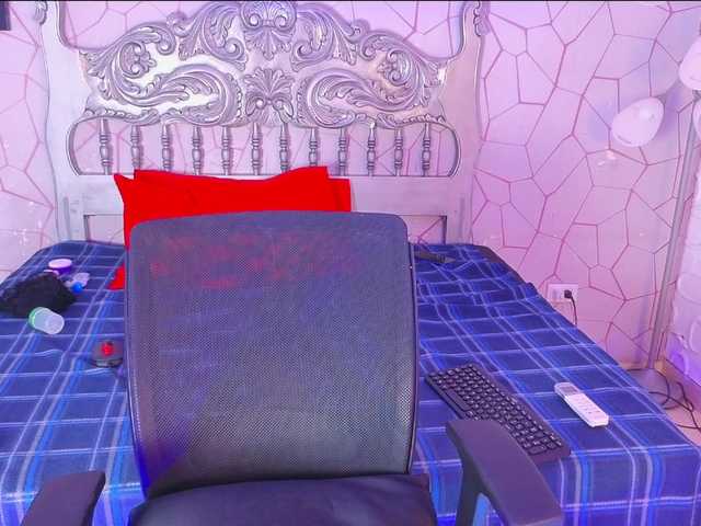 halaia1 live cam on BongaCams