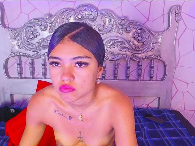halaia1 live cam on BongaCams