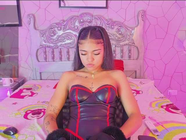 halaia1 live cam on BongaCams