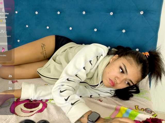 halaia1 live cam on BongaCams