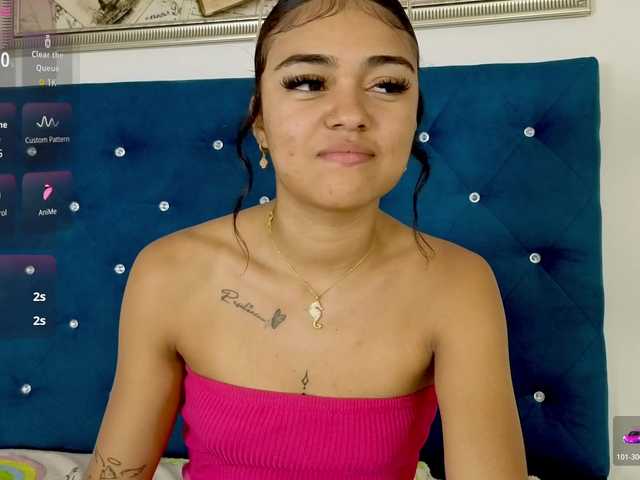 halaia1 live cam on BongaCams