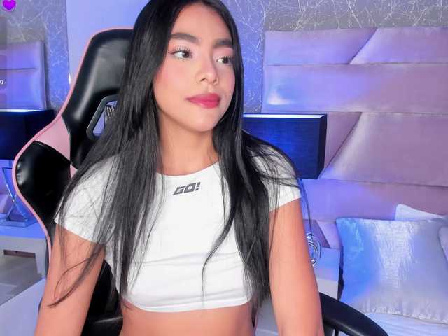 IzanThorne live webcam show