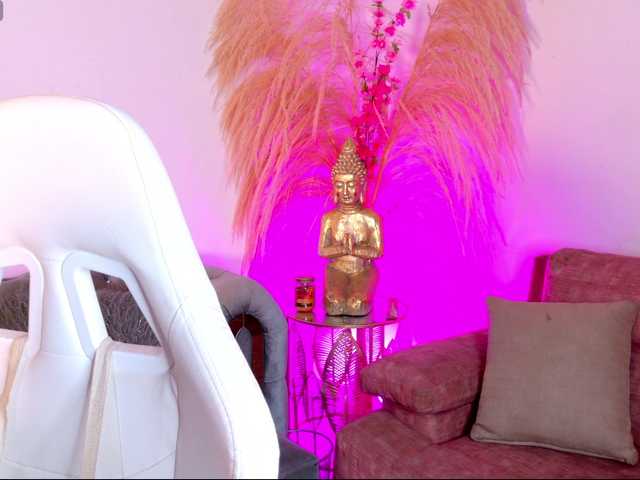 IzanThorne live cam on BongaCams