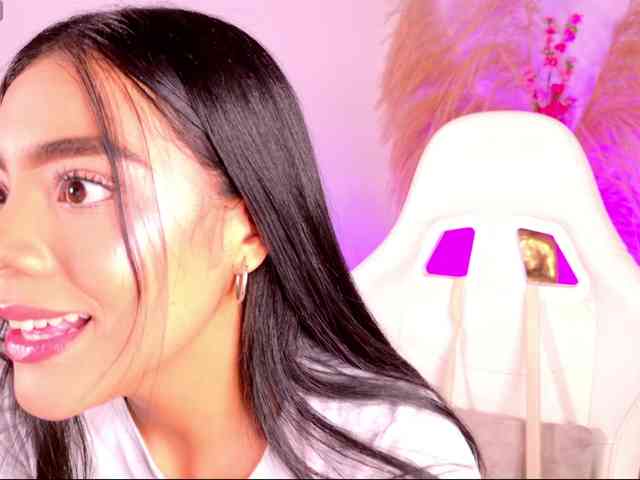 IzanThorne webcam