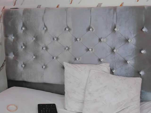 vanessaa-squirt — live female cam