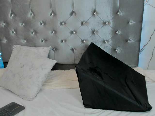 vanessaa-squirt live cam on UnifiedCams
