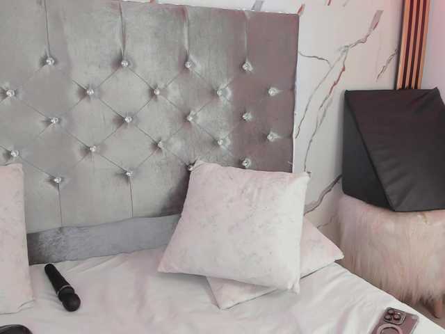 vanessaa-squirt live cam on BongaCams
