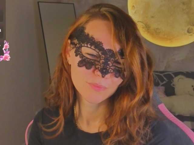 Margo-Kelly, live now on BongaCams